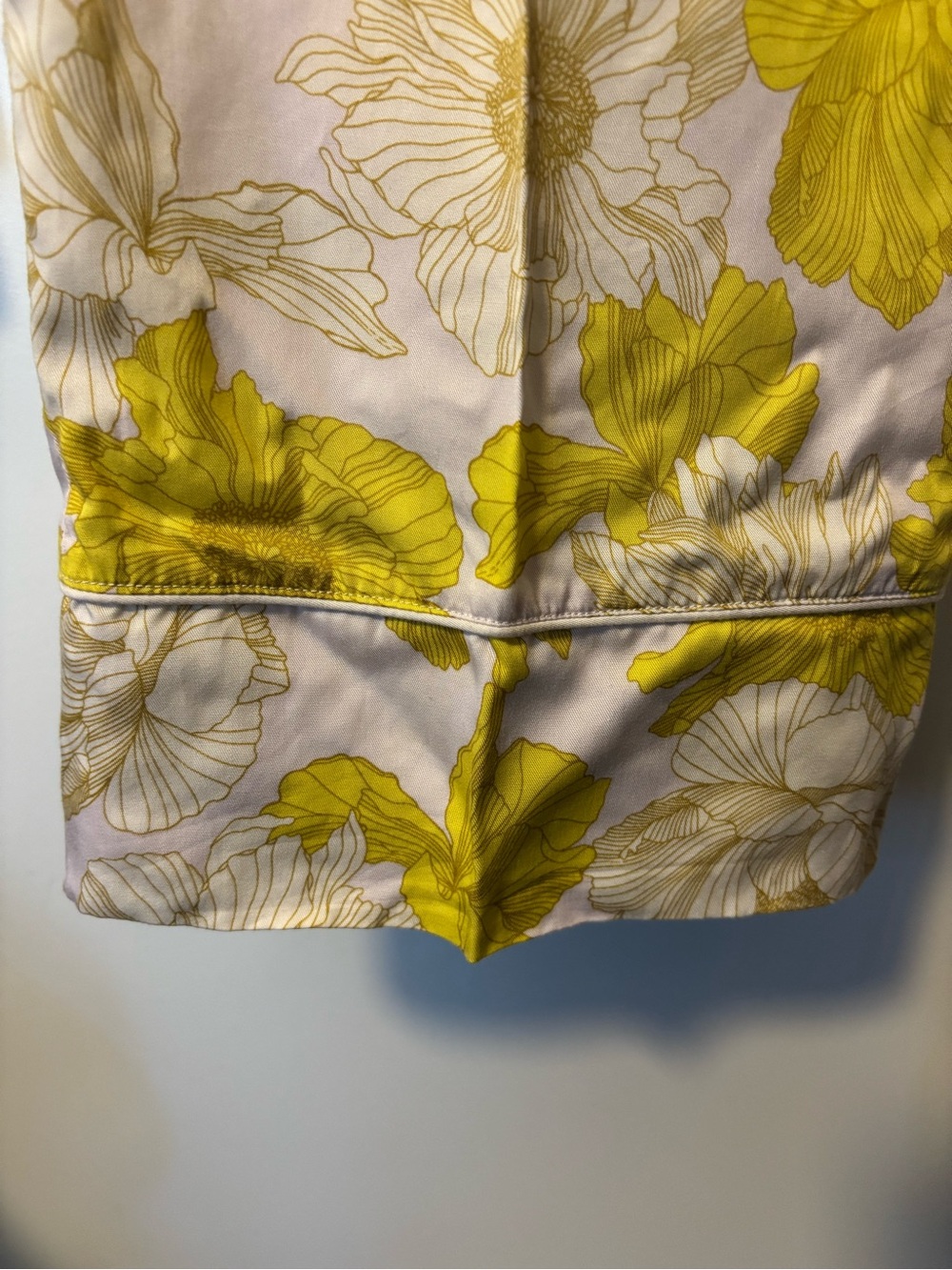Yellow Pyjama Set Floral Button-Up with piping sz L - Picture 10 of 11